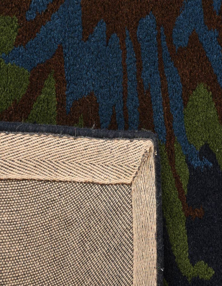 Detail image of  7' 6 x 7' 6 Luna Square Rug