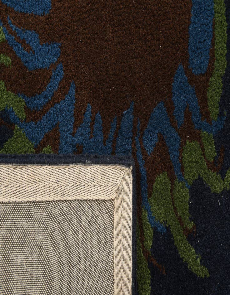 Detail image of  7' 6 x 7' 7 Luna Square Rug