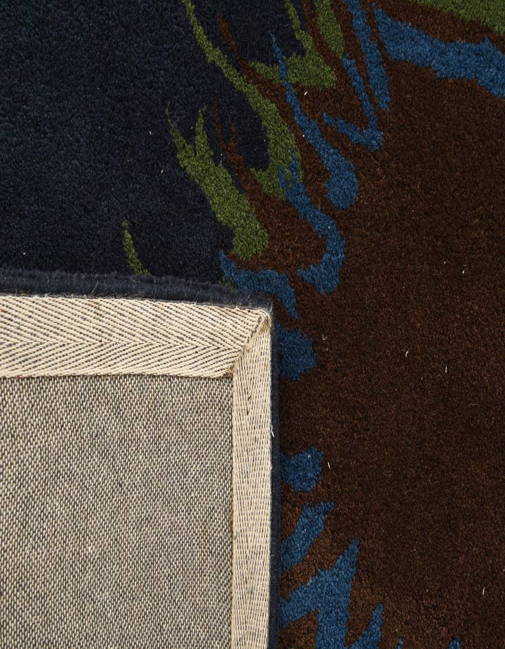 Detail image of  7' 6 x 7' 8 Luna Square Rug