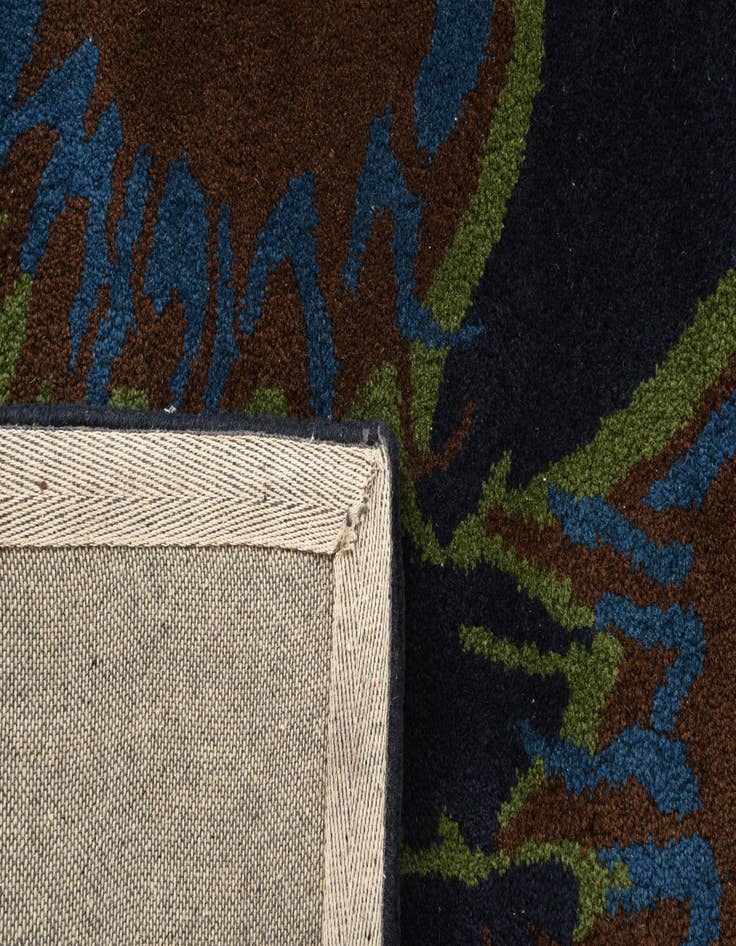 Detail image of  7' 6 x 7' 7 Luna Square Rug