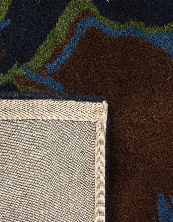 Detail image of  7' 6 x 7' 7 Luna Square Rug