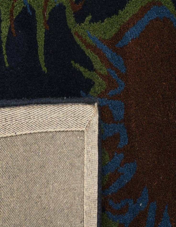Detail image of  7' 6 x 7' 7 Luna Square Rug