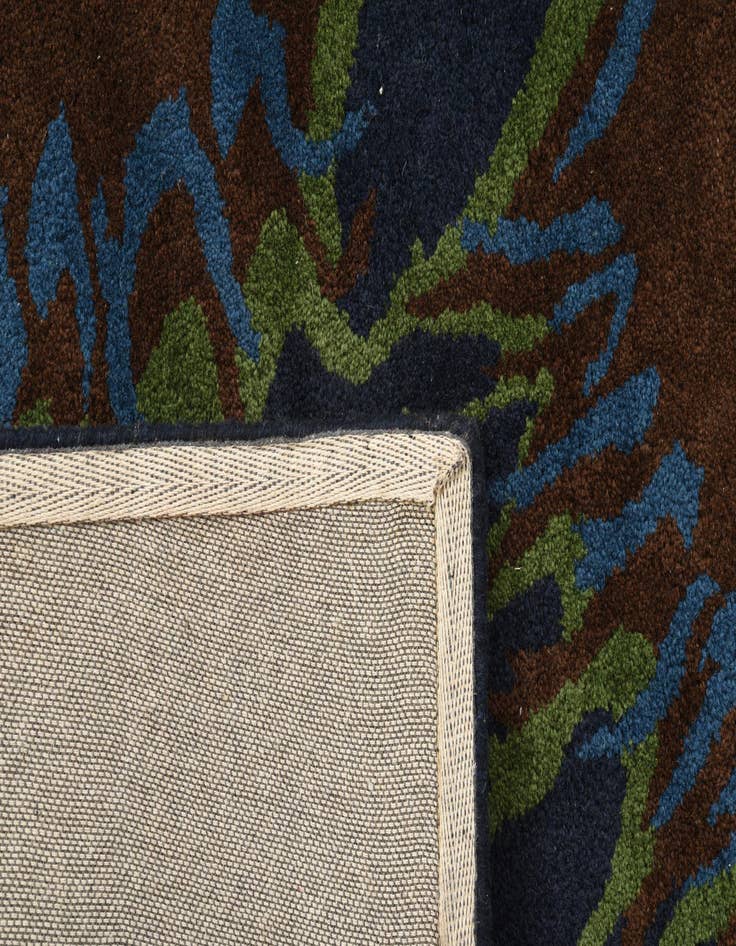 Detail image of  7' 6 x 7' 6 Luna Square Rug