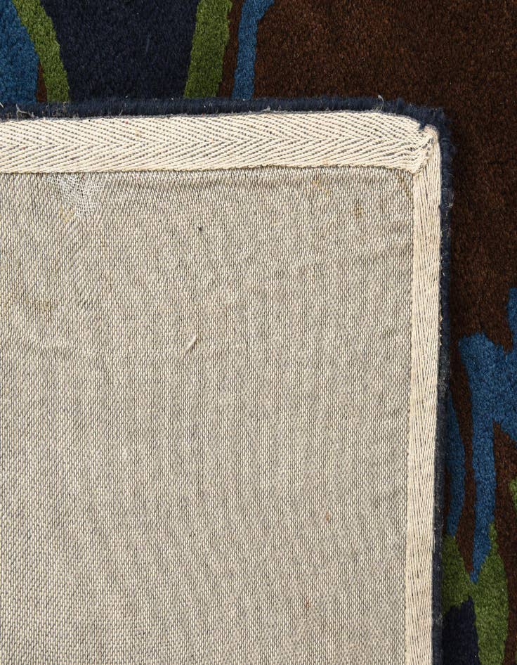 Detail image of  7' 6 x 7' 7 Luna Square Rug