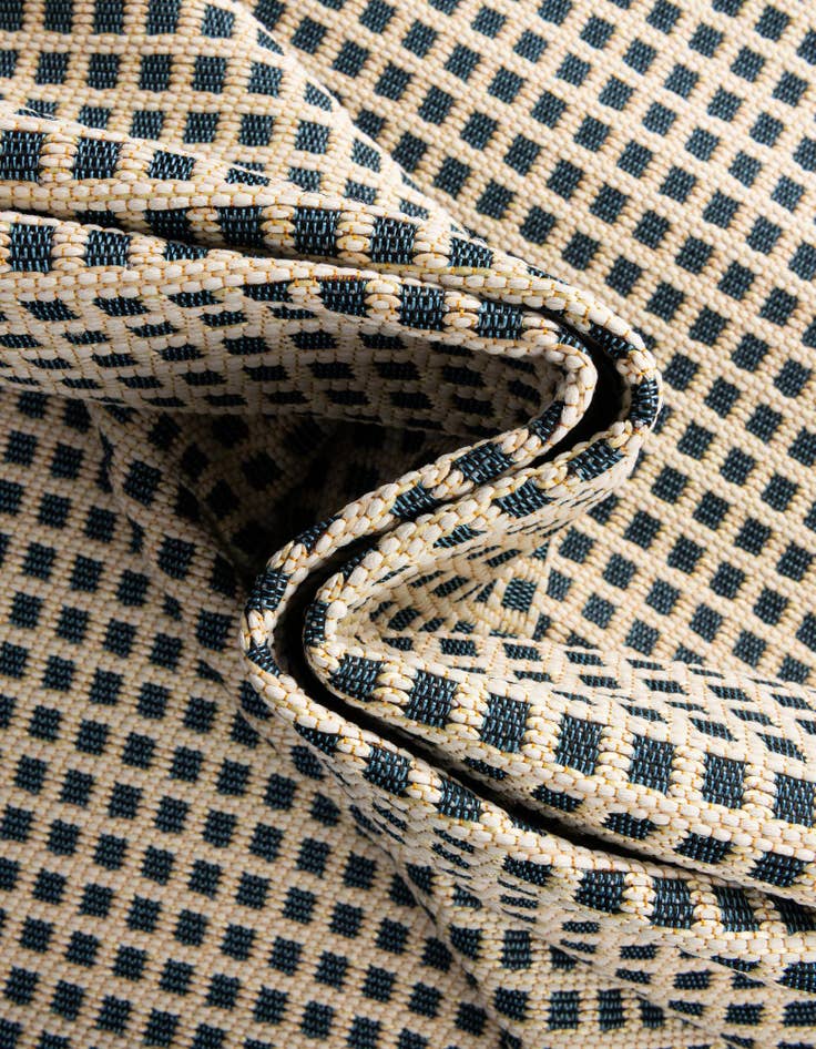 Detail image of  7' 10 x 7' 10  Washable Border Indoor / Outdoor Square Rug