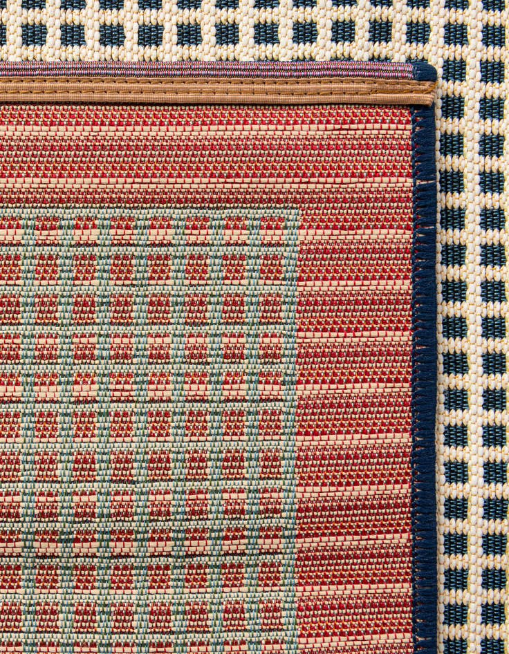 Detail image of  7' 10 x 7' 10  Washable Border Indoor / Outdoor Square Rug