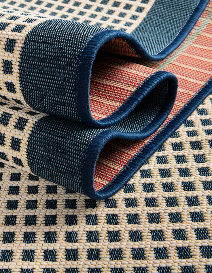 Detail image of  7' 10 x 7' 10  Washable Border Indoor / Outdoor Square Rug