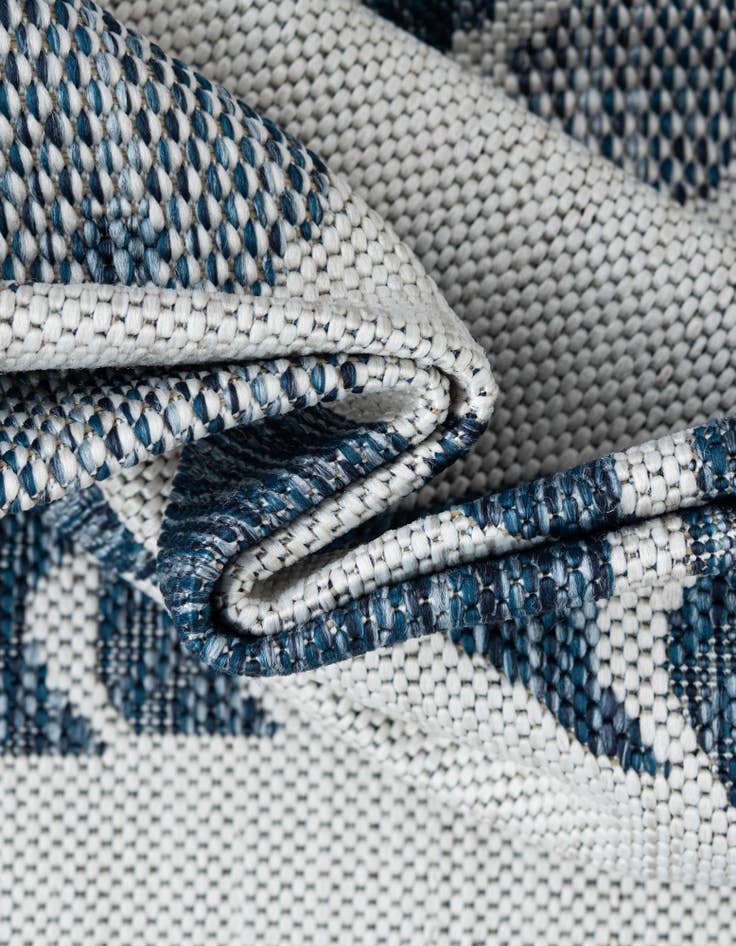 Detail image of  7' 10 x 7' 10  Washable Coastal Indoor / Outdoor Square Rug