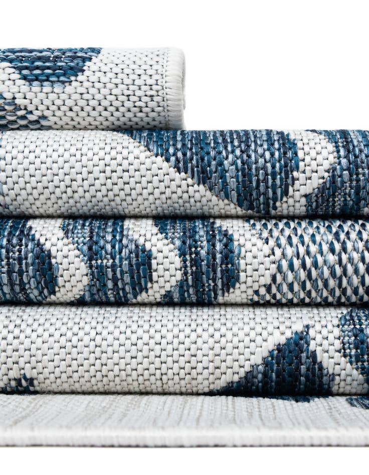 Detail image of  7' 10 x 7' 10  Washable Coastal Indoor / Outdoor Square Rug