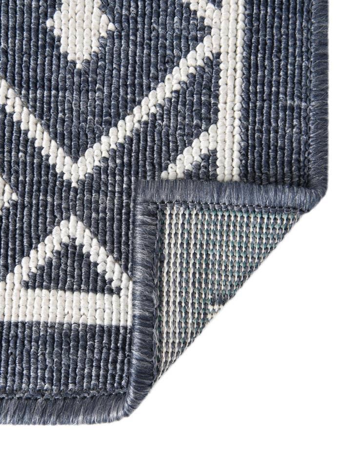 Detail image of  7' 10 x 7' 10  Washable Lattice Indoor / Outdoor Square Rug