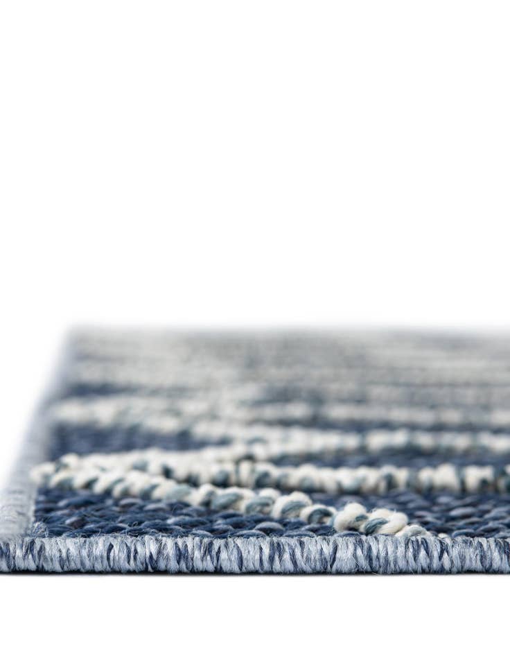 Detail image of  7' 10 x 7' 10  Washable Lattice Indoor / Outdoor Square Rug