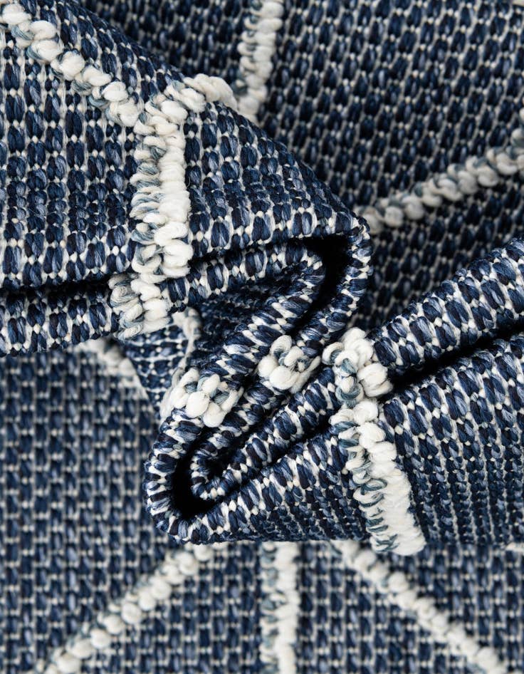 Detail image of  7' 10 x 7' 10  Washable Lattice Indoor / Outdoor Square Rug