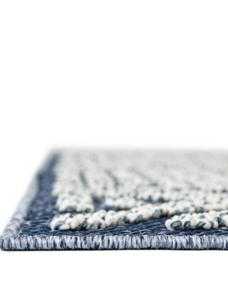Detail image of  7' 10 x 7' 10  Washable Lattice Indoor / Outdoor Square Rug
