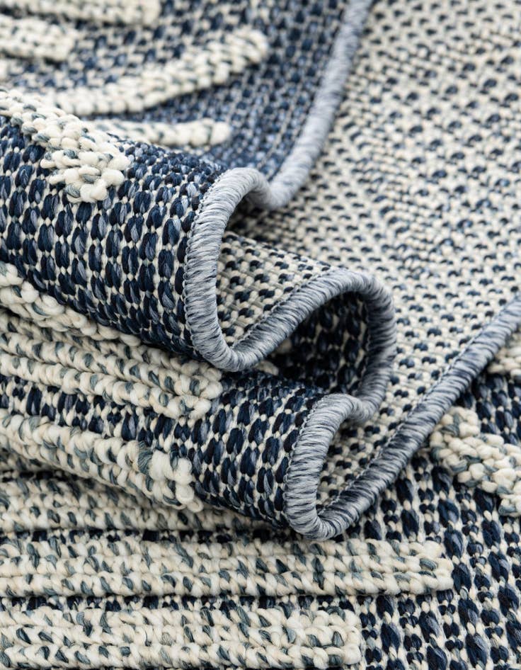 Detail image of  7' 10 x 7' 10  Washable Lattice Indoor / Outdoor Square Rug