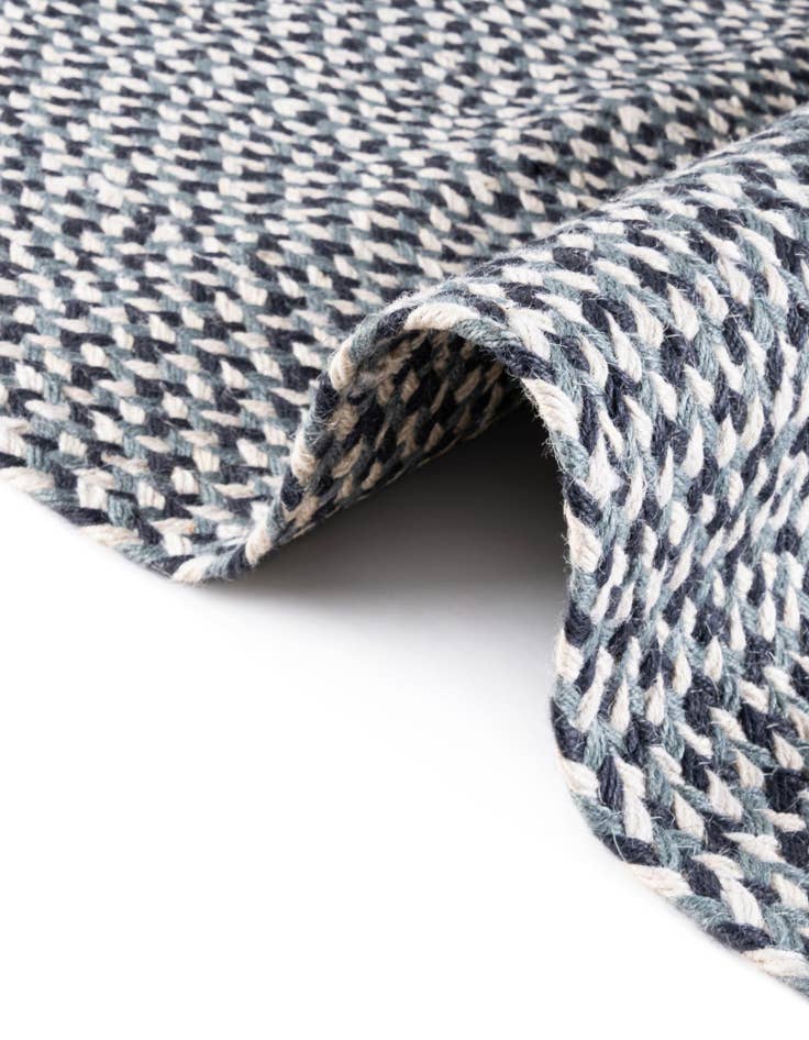 Detail image of  7' 10 x 7' 10  Hand Tweed Braided Jute Square Rug