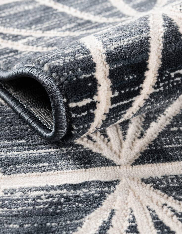 Detail image of Jill Zarin 7' 10 x 7' 10 Uptown Fifth Avenue Square Rug