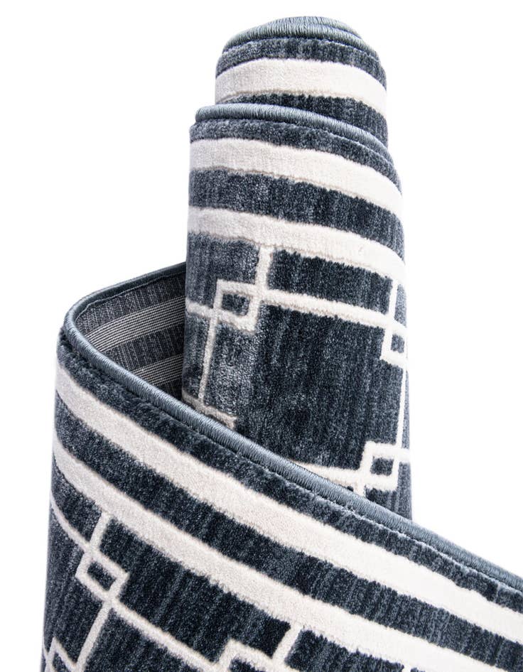 Detail image of Jill Zarin 7' 10 x 7' 10 Metropolitan Uptown Square Rug