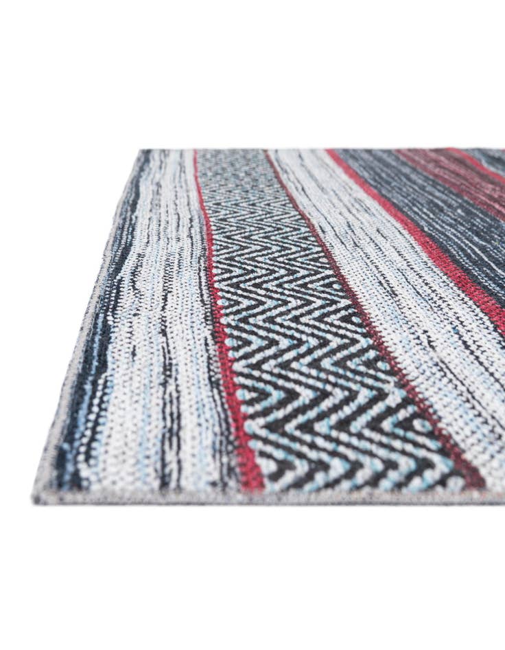 Detail image of  5' x 5'  Washable Yara Square Rug