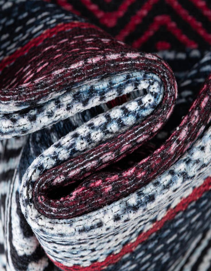 Detail image of  5' x 5'  Washable Yara Square Rug