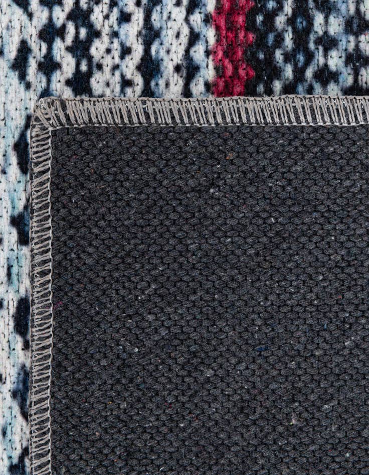 Detail image of  5' x 5'  Washable Yara Square Rug