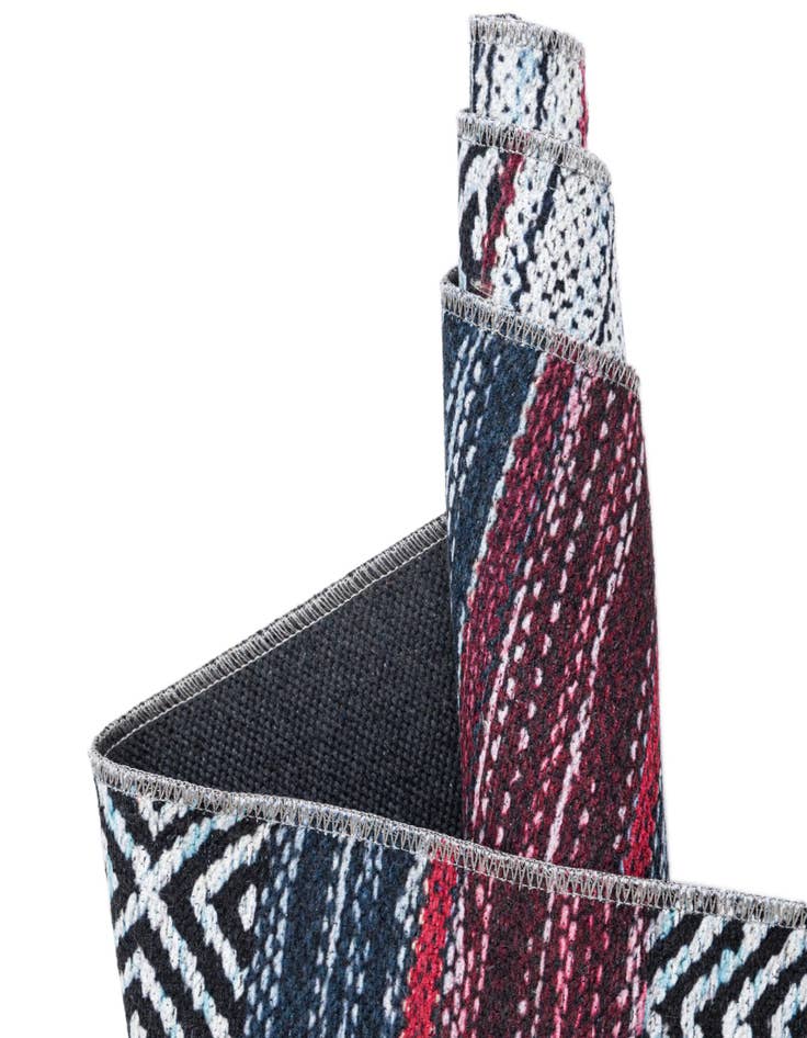 Detail image of  5' x 5'  Washable Yara Square Rug