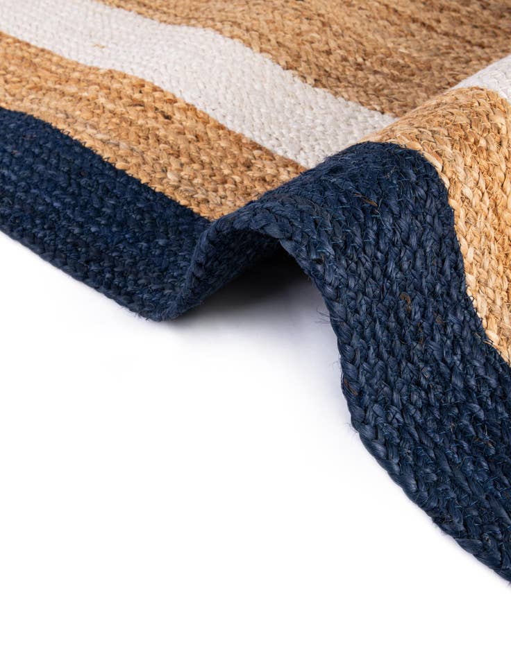 Detail image of  7' 10 x 7' 10  Hand Braided Jute Round Rug