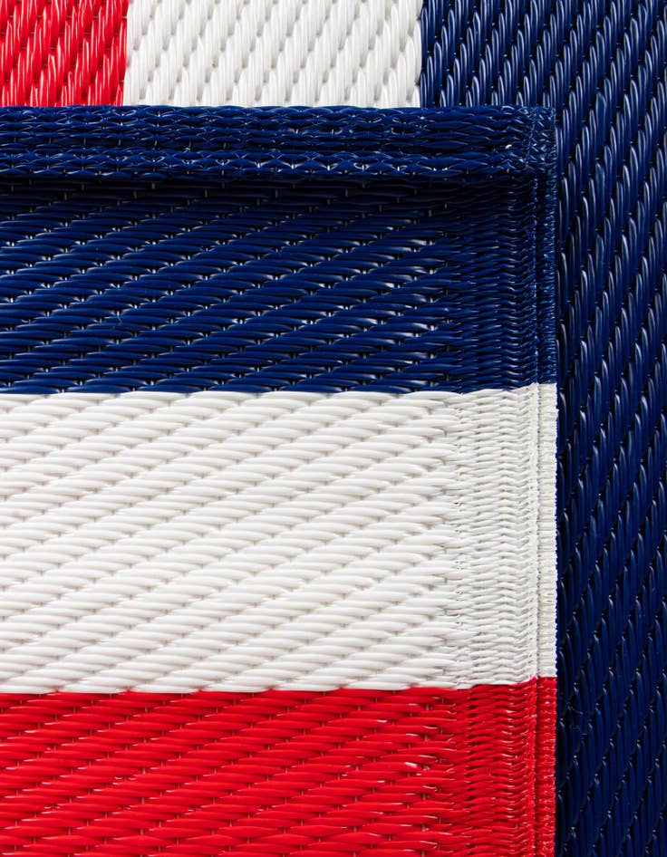 Detail image of  4' x 6'  Washable Vista Breeze Indoor / Outdoor Rug