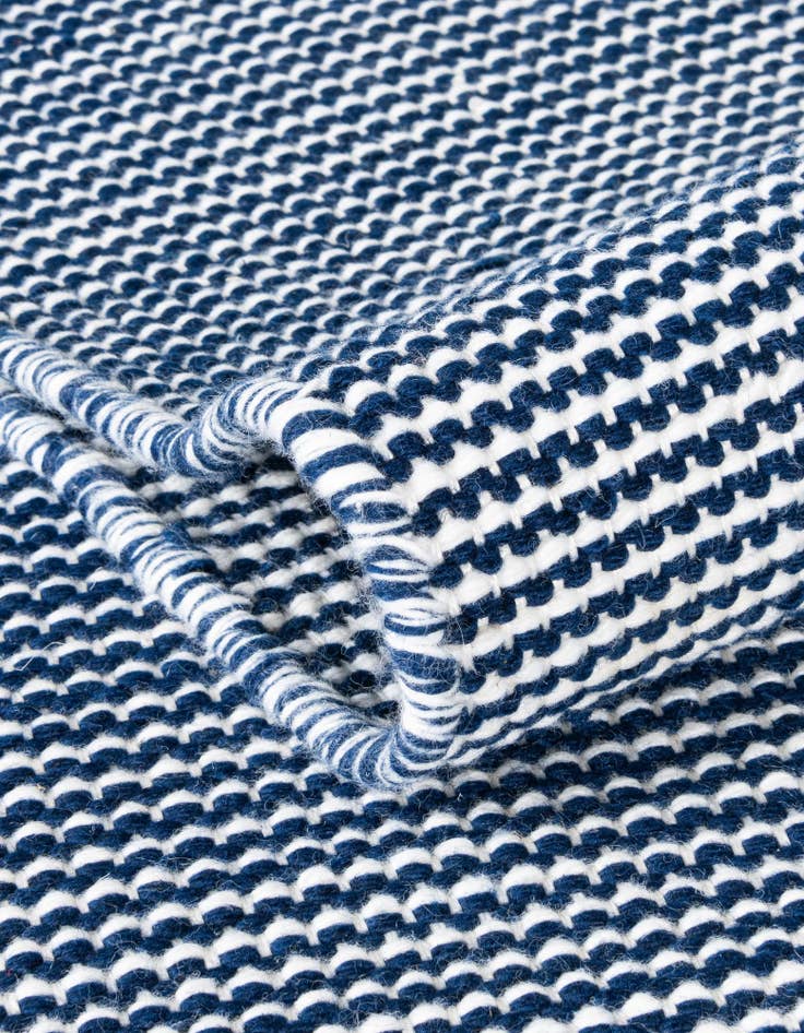 Detail image of  7' 10 x 7' 10  Washable Jill Zarin Palm Springs Indoor / Outdoor Round Rug