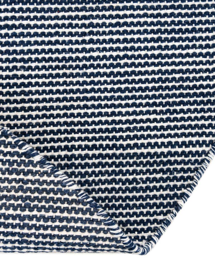 Detail image of  7' 10 x 7' 10  Washable Jill Zarin Palm Springs Indoor / Outdoor Round Rug