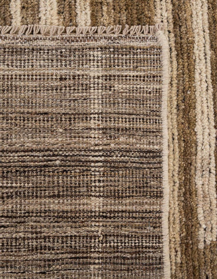 Detail image of  8' 1 x 9' 9  Hand Knotted Darya Wool Rug