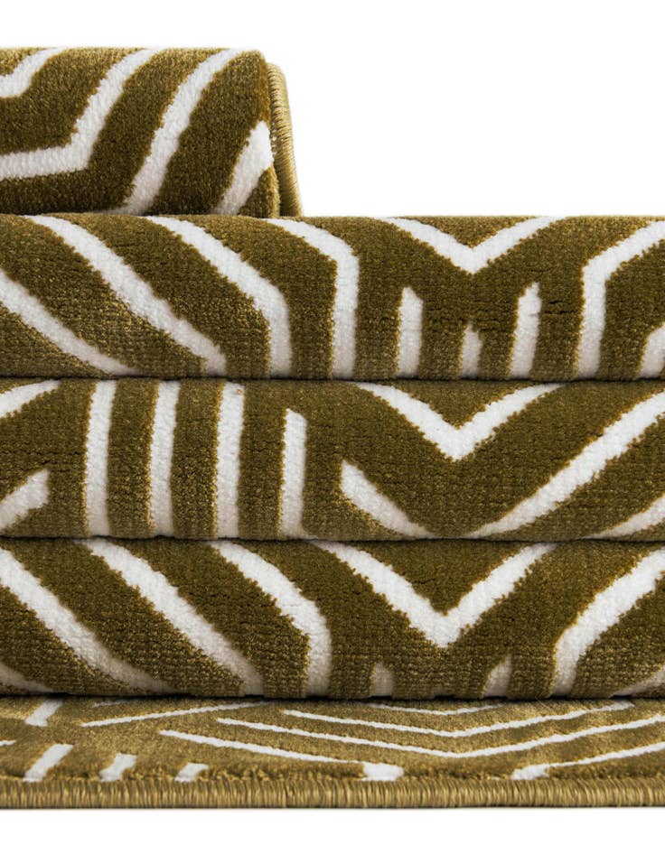 Detail image of  2' x 6' Aakaar Runner Rug