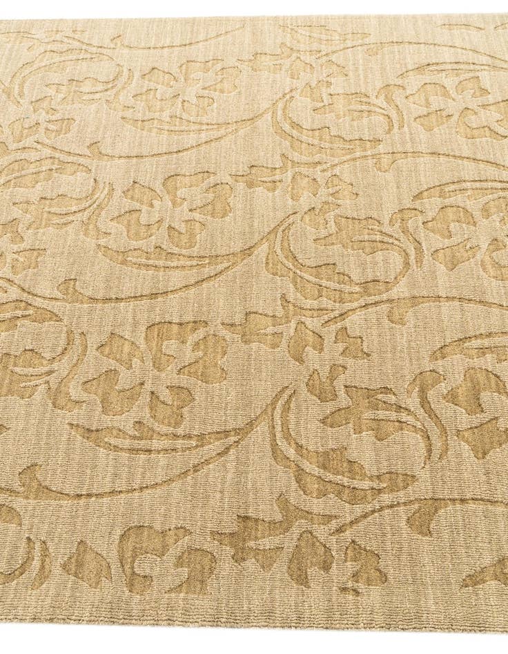 Detail image of  5' 1 x 8' Agra Rug