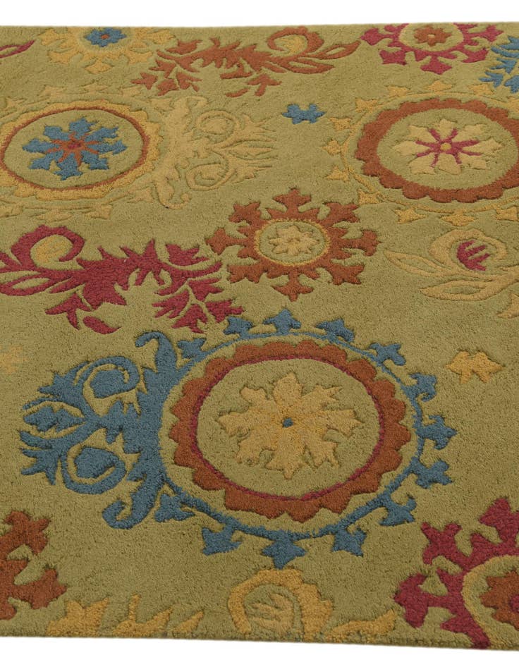 Detail image of 5' x 7' 5 Agra Wool Rug