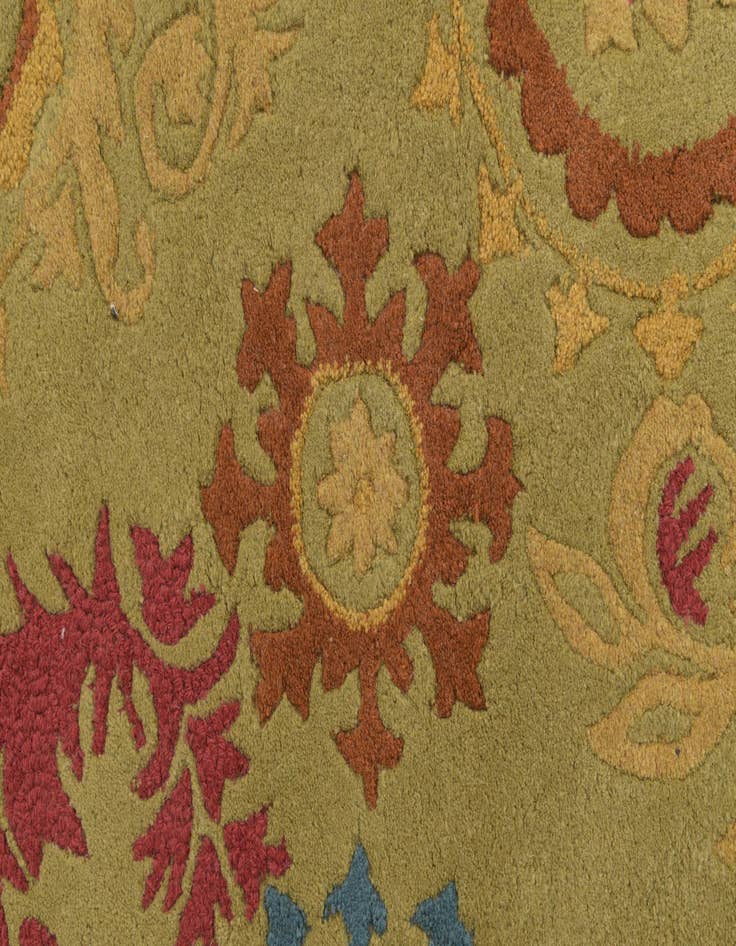 Detail image of 5' x 7' 5 Agra Wool Rug