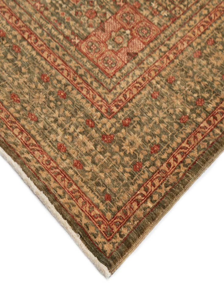 Detail image of  4' 9 x 6' 8 Amina Rug