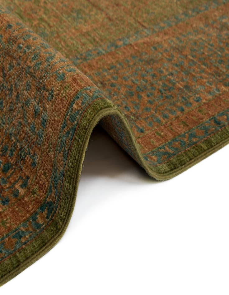 Detail image of  4' 11 x 6' 6 Amina Rug