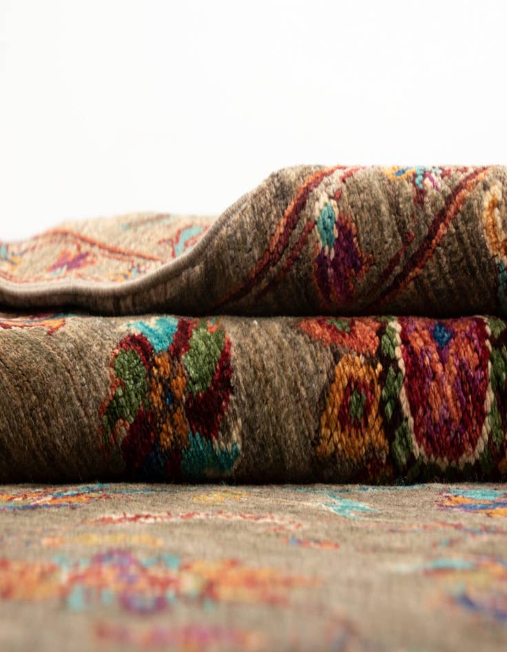 Detail image of  5' 1 x 6' 6 Ariana Wool Rug