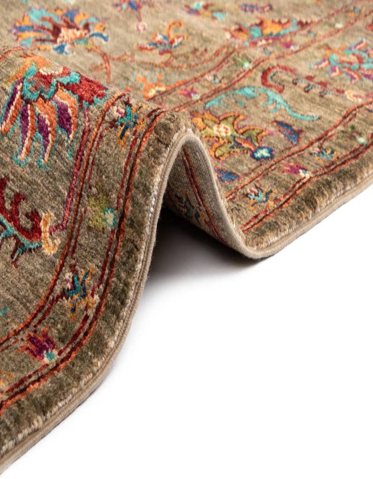 Detail image of  5' 1 x 6' 6 Ariana Wool Rug