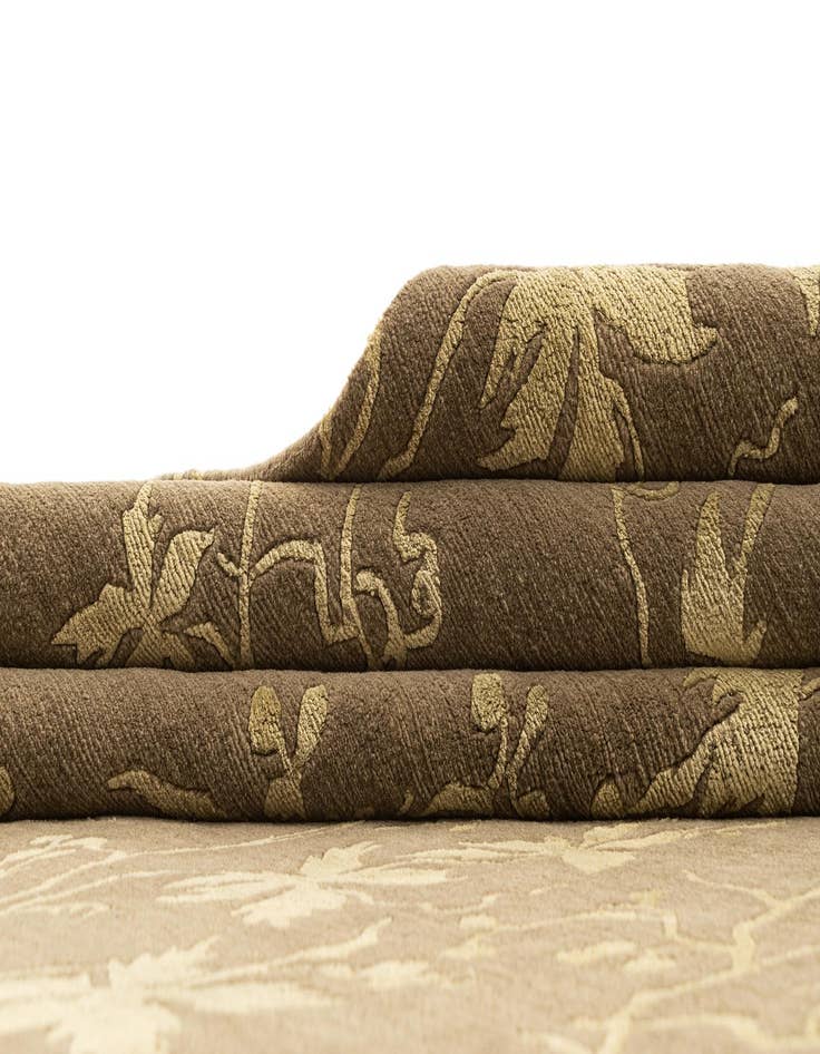 Detail image of  5' 8 x 8'  Hand Knotted Darya Rug