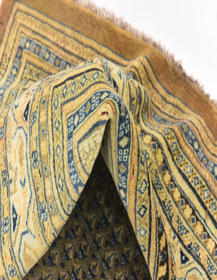 Detail image of  10' 5 x 14' 3  Hand Knotted Farahan Persian Wool Rug