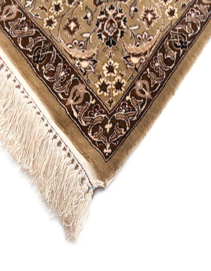 Detail image of  3' 6 x 5' 9 Isfahan Rug