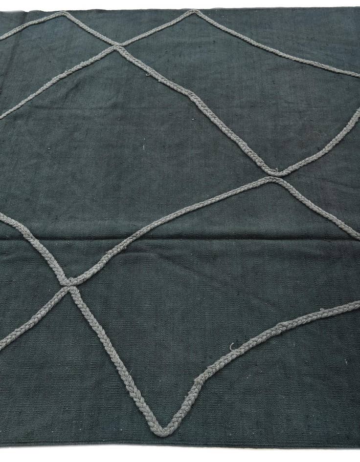 Detail image of  5' 5 x 8' 2  Hand Woven Kilim Modern Wool Rug