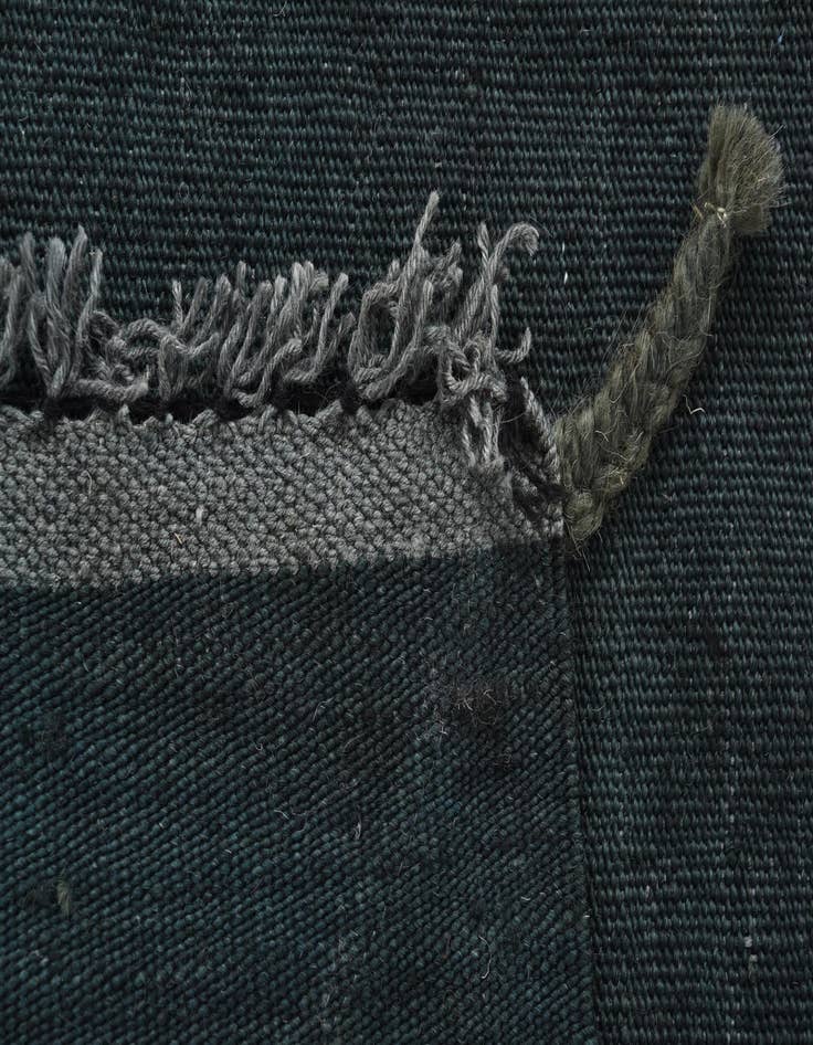 Detail image of  6' 8 x 10'  Hand Woven Kilim Modern Wool Rug