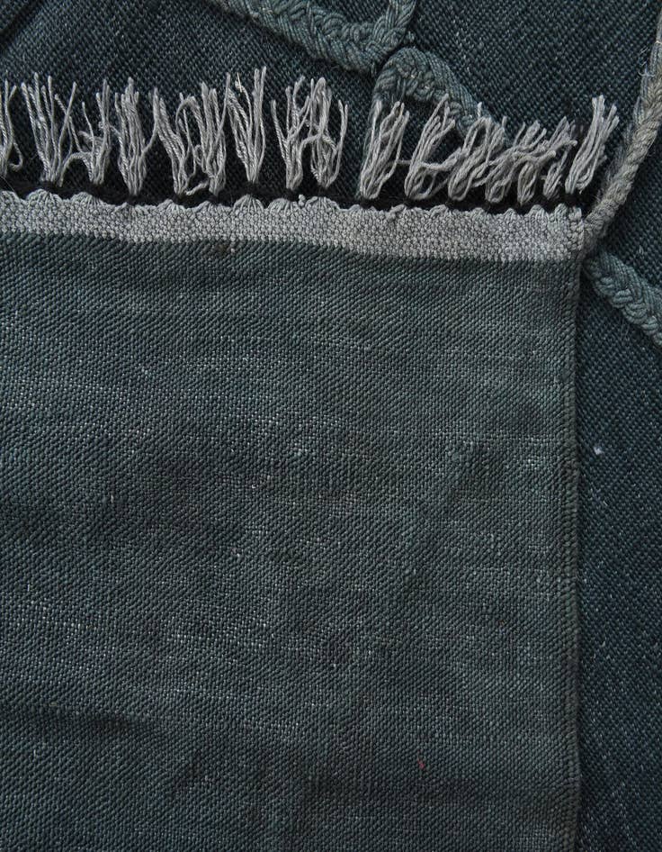 Detail image of  4' 1 x 6' 4  Hand Woven Kilim Modern Wool Rug