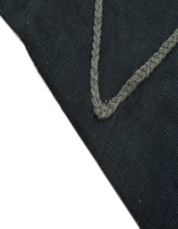 Detail image of  4' 5 x 6'  Hand Woven Kilim Modern Wool Rug