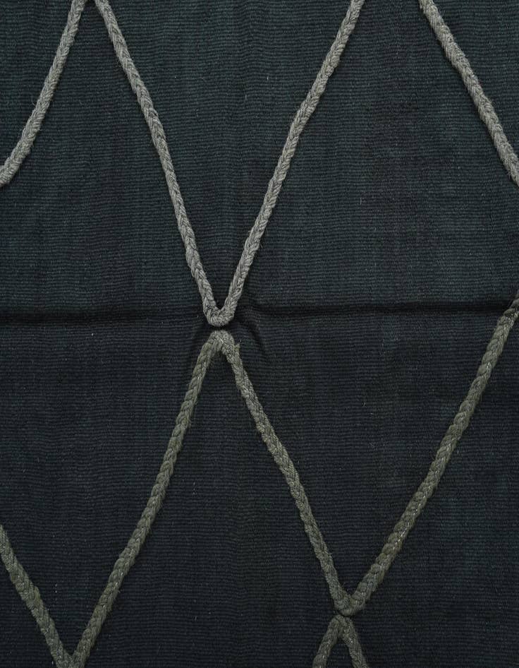 Detail image of  4' 5 x 6'  Hand Woven Kilim Modern Wool Rug