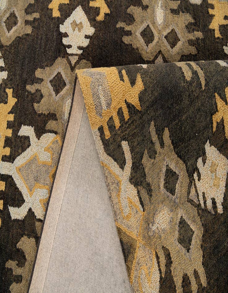 Detail image of  8' x 10' Luna Rug