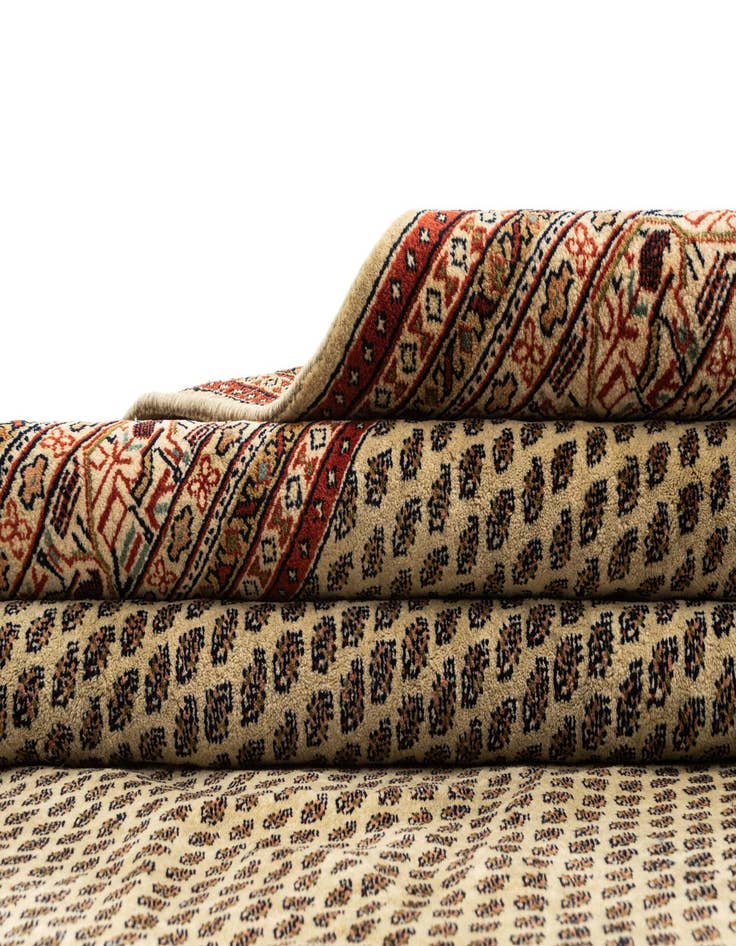 Detail image of  6' 5 x 9' 8  Hand Knotted Mir Oriental Wool Rug