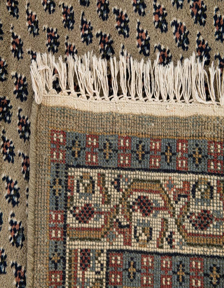 Detail image of  3' 2 x 5' 5  Hand Knotted Mir Wool Rug