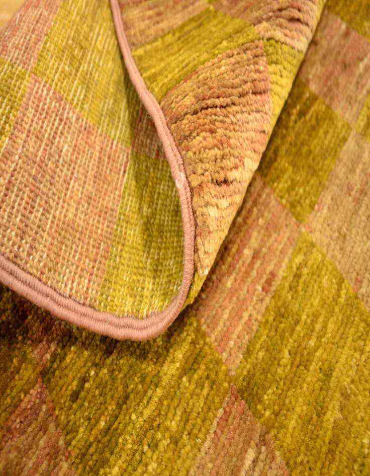 Detail image of  3' 2 x 4' 10  Hand Knotted Modern Ziegler Oriental Rug